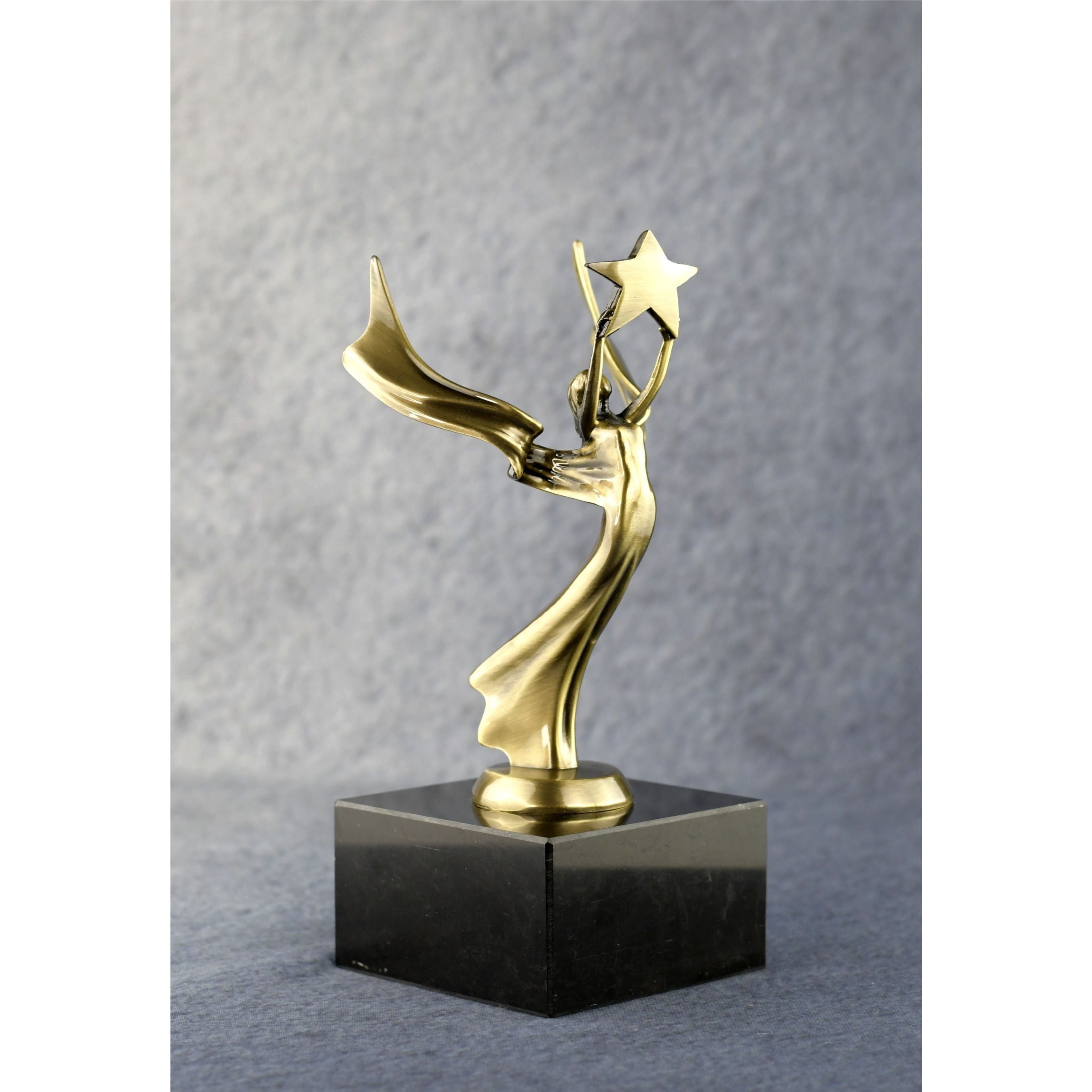 Star Performer Victory Figure | Global Recognition Inc